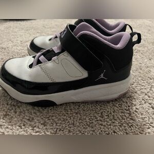 Kids' Jordan Max Aura 3 Mid Top Sneaker In Black